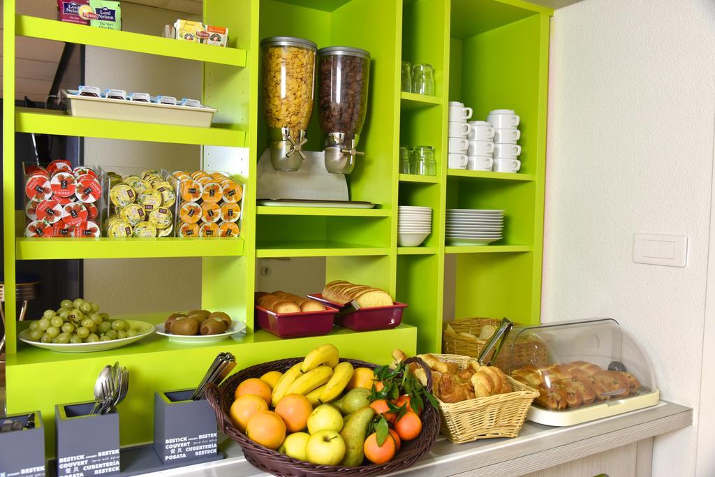 Sweet And Smart Sarreguemines - Hambach Hotel Luaran gambar